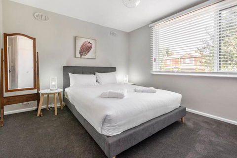Rosewood Lodge - Cottage Charm Off High Street - Accommodation 4U 2