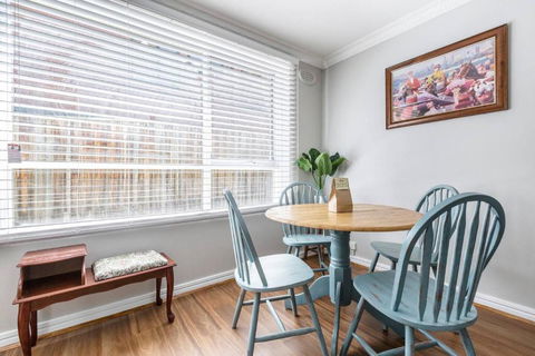Rosewood Lodge - Cottage Charm Off High Street - Accommodation 4U 3