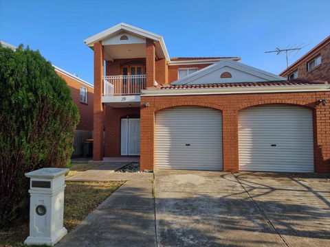 Rosie House-Spacious Comfortable Home - Accommodation 4U 0