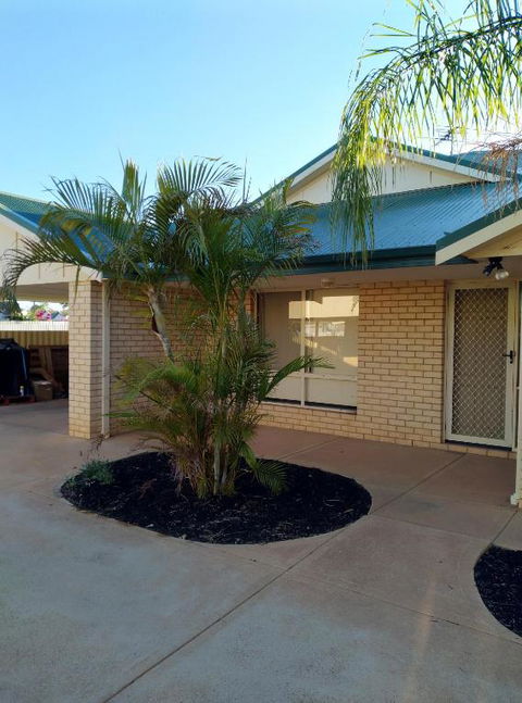 Ross - Accommodation 4U 0