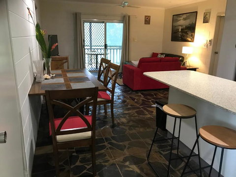 Royal Palm Cottage, Entire Two Bedroom 2 Bathroom House With Pool - Accommodation 4U 1