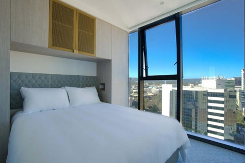 Rundle Retreat - 2BR Apartment With Stunning Views - Accommodation 4U 0