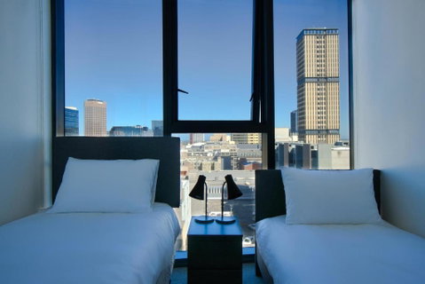 Rundle Retreat - 2BR Apartment With Stunning Views - Accommodation 4U 2