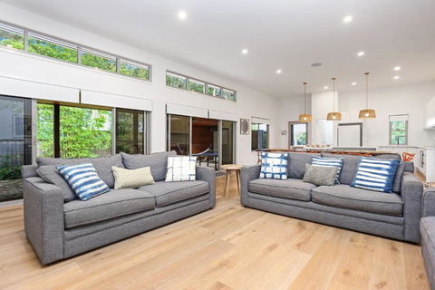 Russell Street Retreat - Accommodation 4U 1