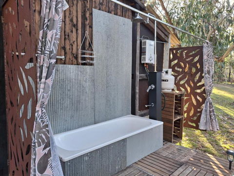 Rustic Cabin With Moon Bathing For A City Escape - Accommodation 4U 2