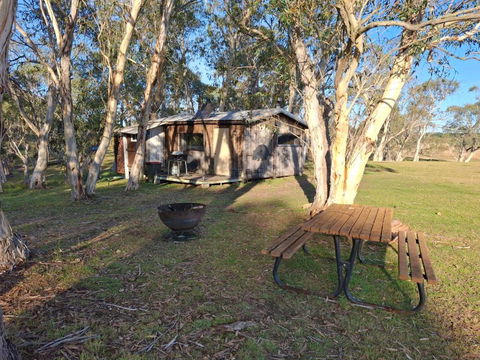 Rustic Cabin With Moon Bathing For A City Escape - Accommodation 4U 1