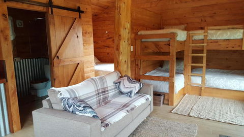 Rustic Hut Bush Retreat - Accommodation 4U 2