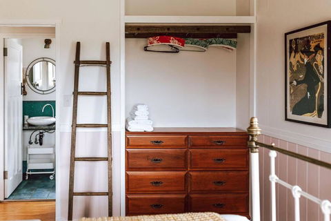 S U N S E T S H A C K Binalong - Accommodation 4U 2