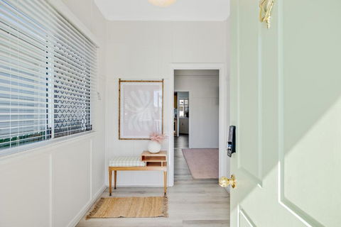 Sage Cottage! CBD Perfection! - Accommodation 4U 3