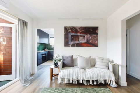 Sage Haven - Laidback St Kilda Beach Living - Accommodation 4U 0