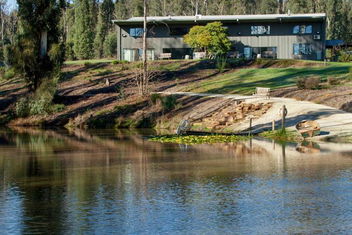 Saladin Lodge with Accommodation 4U