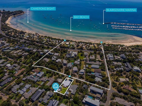 Salt Air Beach Retreat - 280m Walk To Foreshore, Check Out 5pm Sunday! - Accommodation 4U 1
