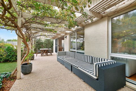 Salt Air Hideaway With Lush Backyard - Accommodation 4U 2