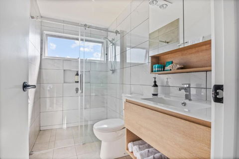 SALTAIR Beach House Right In Town - Accommodation 4U 3
