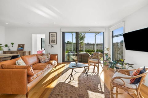 Saltbush By The Park - Accommodation 4U 0