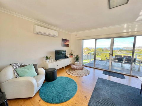 Saltwater Haven - Pets Welcome. Wifi. Amazing View - Accommodation 4U 2