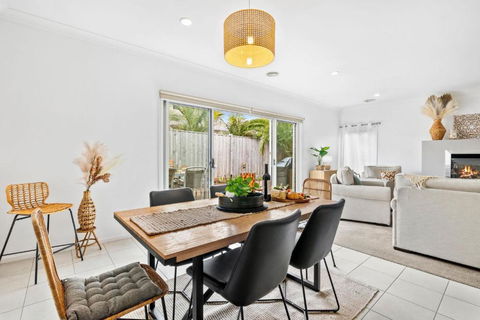 Salty Sage Beach House - Accommodation 4U 2