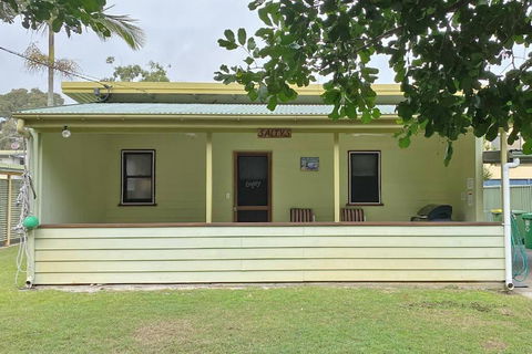 SALTYS AMITY POINT - Accommodation 4U 0