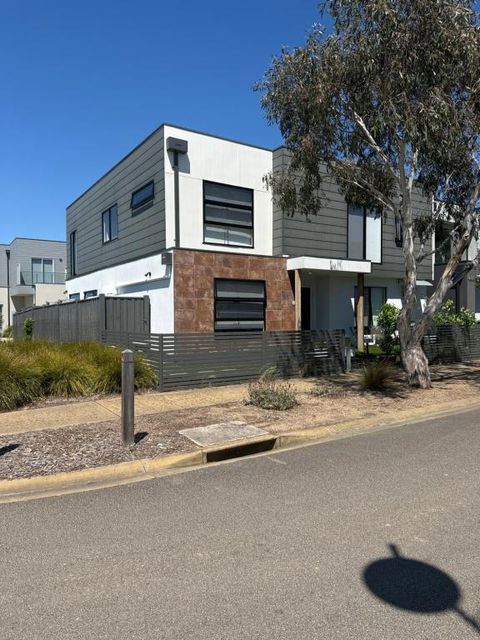 Sanary A Modern Beach Home In Martha Cove - Accommodation 4U 0