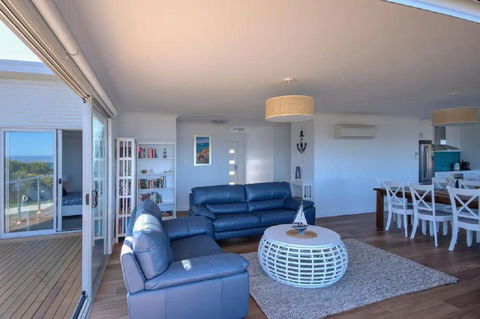 Sandbar Beach House - Accommodation 4U 2