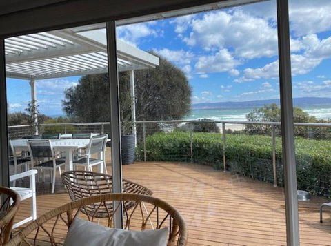 Sandbar Beach House - Accommodation 4U 0
