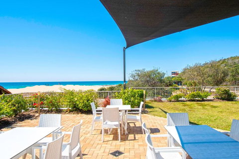 Sandcastles On Currumbin Beach - Accommodation 4U 1
