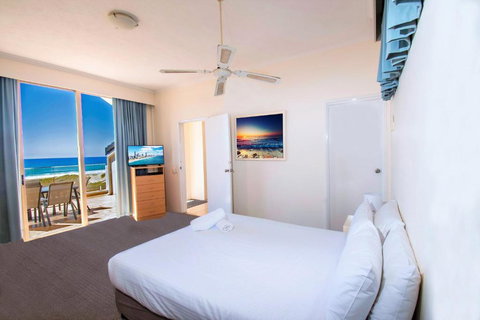 Sandcastles On Currumbin Beach - Accommodation 4U 3