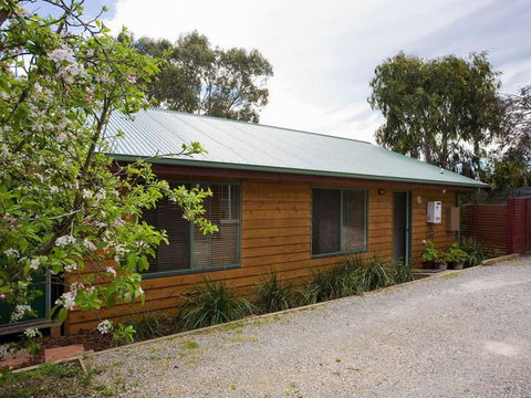 Sandhurst Escape 2 17 - Accommodation 4U 0