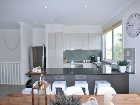 Sandpiper 3 - Close To Town And Beach - Accommodation 4U 2
