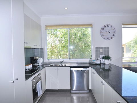 Sandpiper 3 - Close To Town And Beach - Accommodation 4U 3