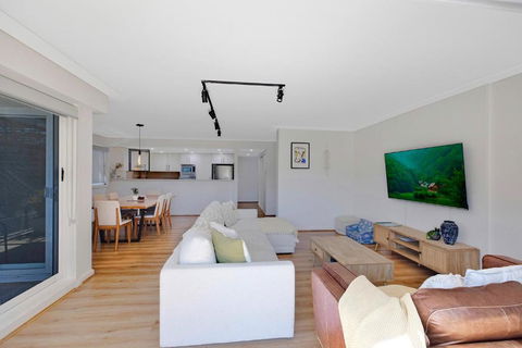 Sandy Cove Apartment The Entrance 8 - Accommodation 4U 2