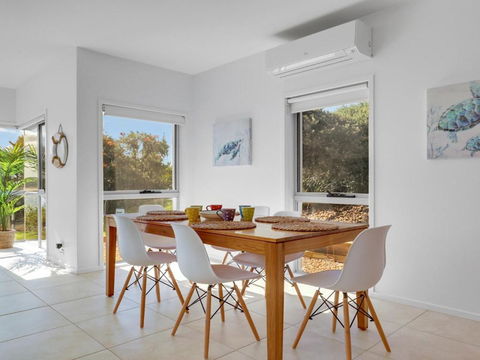 Sandy Cove - Accommodation 4U 3