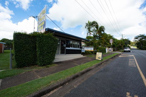 Sarina Palms Caravan And Cabins Village - Accommodation 4U 1