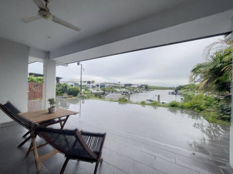 Scenic 5 Bed Riverview Classic And Relaxing Escape - Accommodation 4U 0