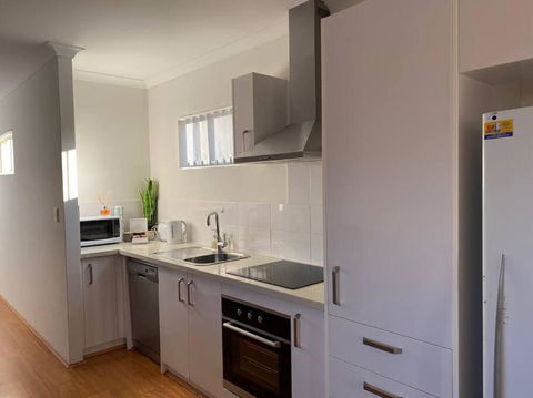 Smart Modern Close City/Airport WIFI/Park/Netflix - Accommodation 4U 1