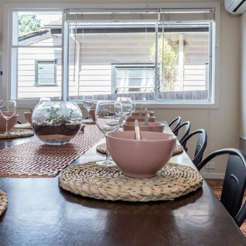 Stay Belgravia House - Accommodation 4U 2