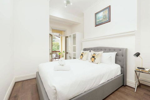 STUNNING SYDNEY HOME 6 - Accommodation 4U 1