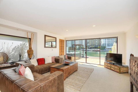 Surfers Reflections Amazing Views From Your Spa! - Accommodation 4U 2