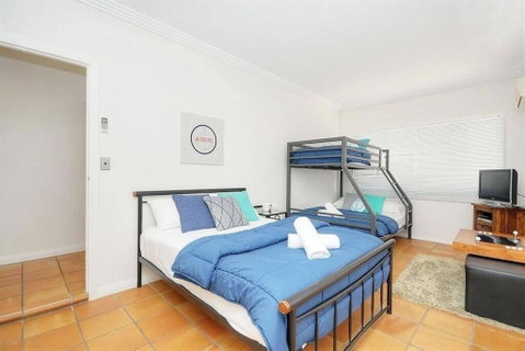 Surfers Reflections Amazing Views From Your Spa! - Accommodation 4U 3