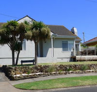 BEACHPOINT COTTAGE - Accommodation 4U