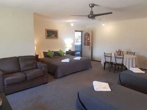 Beachport Motor Inn - Accommodation 4U 0