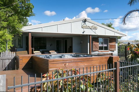 Beachside Cottages - Accommodation 4U 1