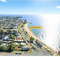 Beachside Queenslander - Accommodation 4U