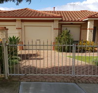 Beachside Retreat - Accommodation 4U