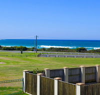 Beachside Retreat - Accommodation 4U
