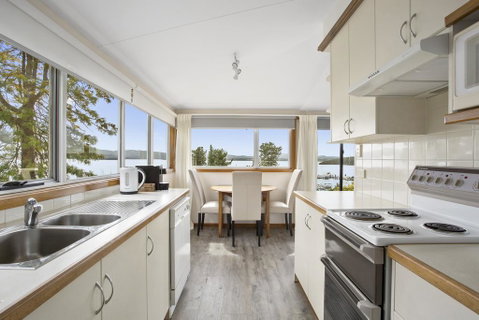 Beauty Point - Hosted By: L'Abode Accommodation - Accommodation 4U 3