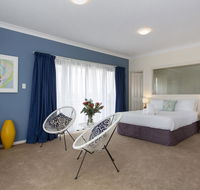 Bella Vista Townhouse with Views - Accommodation 4U