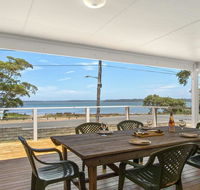 Bellevue - overlooking serene Lake Woolumboola - Accommodation 4U