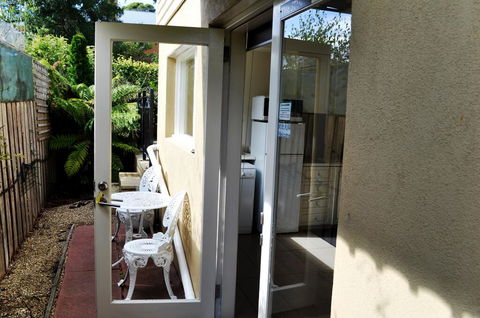 Belton Apartments - The Studio - Accommodation 4U 2