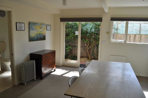 Belton Apartments - The Studio - Accommodation 4U 3